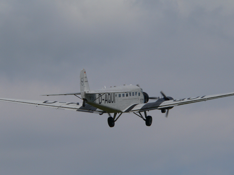 16_JU52_im_Flug_von_hinten