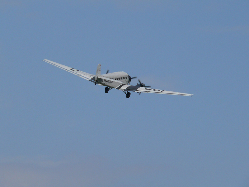22_TanteJu_im_Flug